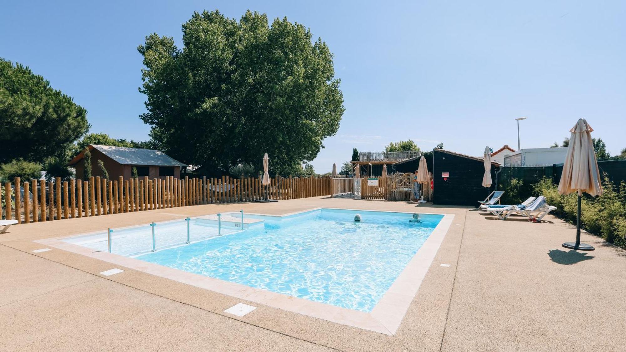 Camping La Pree Les Portes-en-Re Zewnętrze zdjęcie