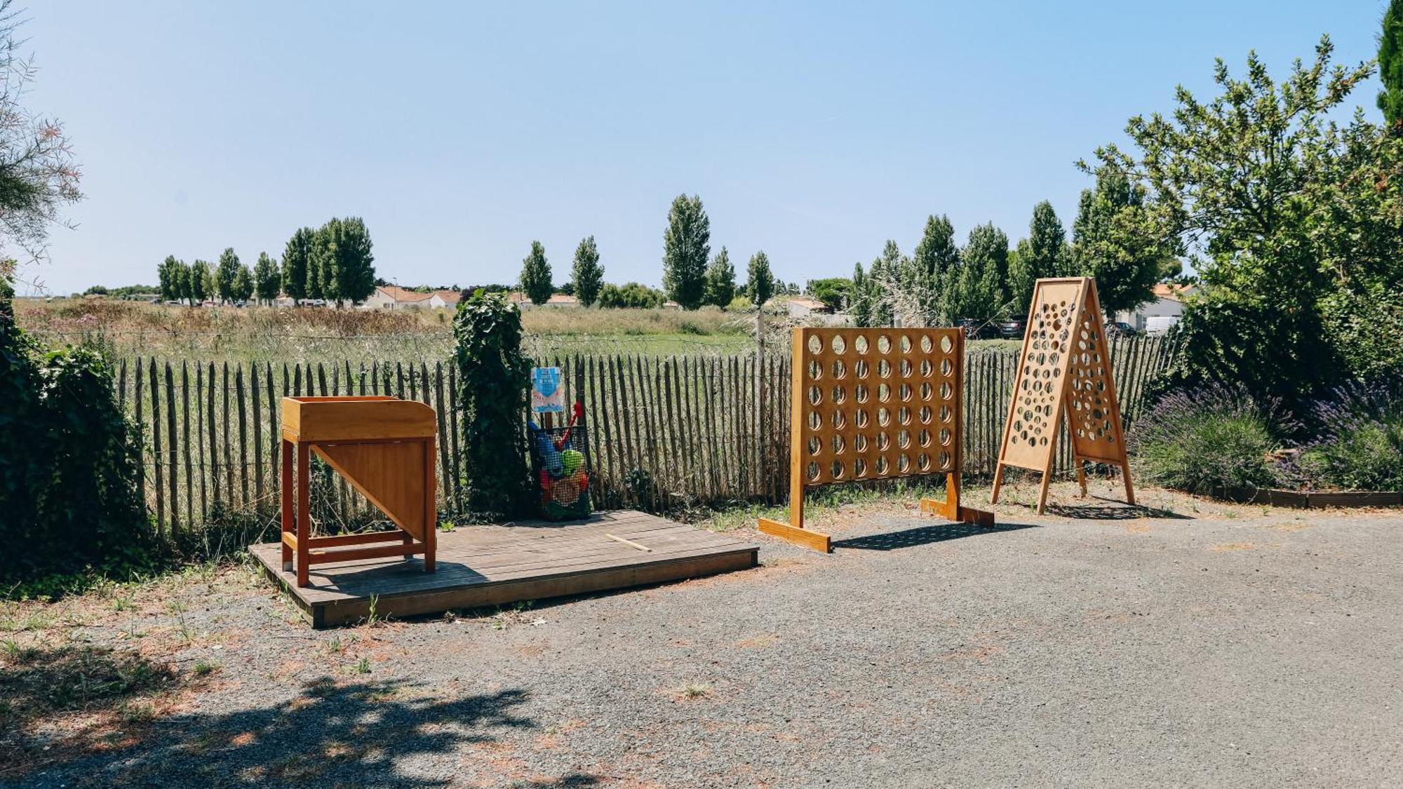 Camping La Pree Les Portes-en-Re Zewnętrze zdjęcie