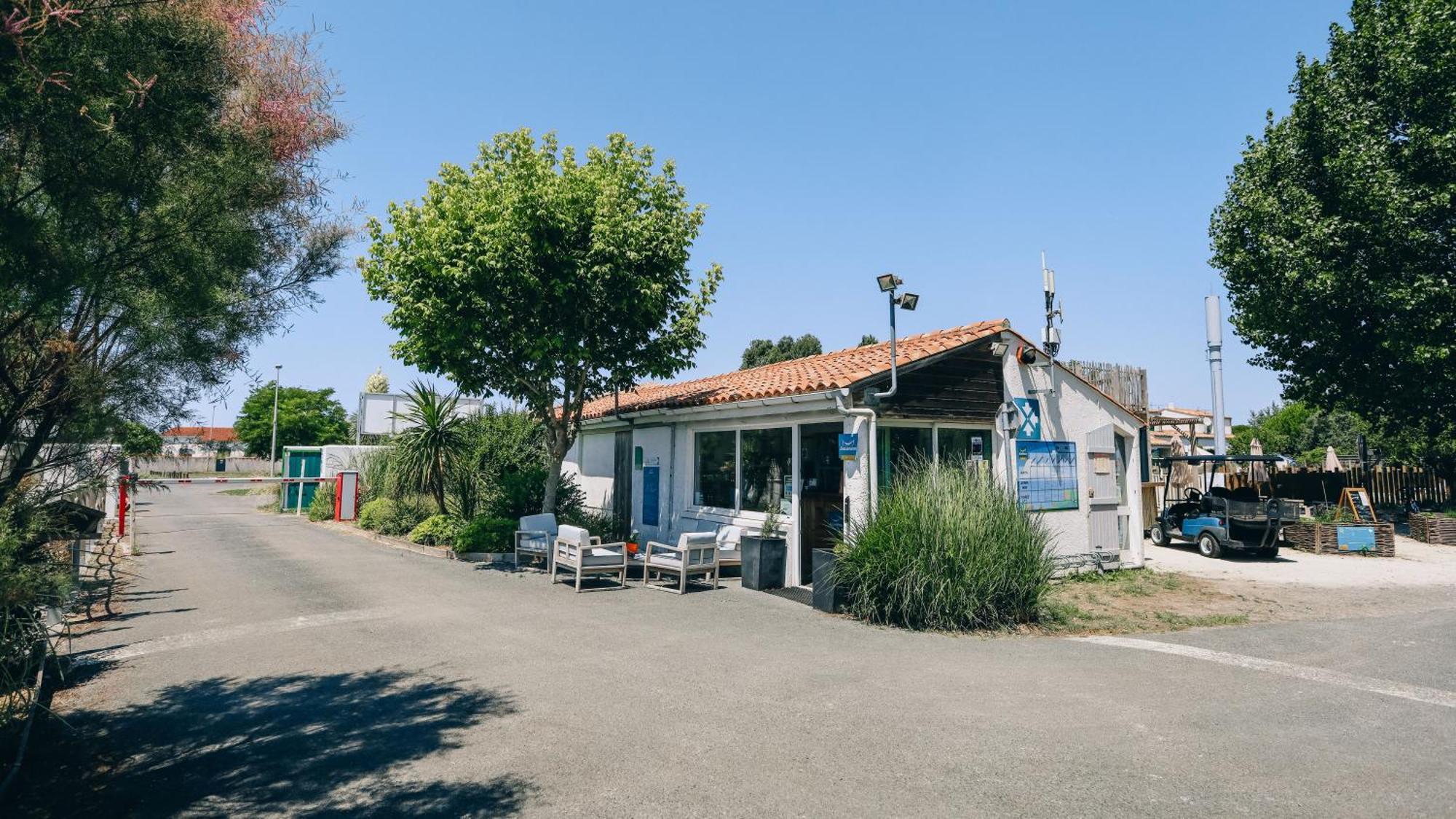 Camping La Pree Les Portes-en-Re Zewnętrze zdjęcie